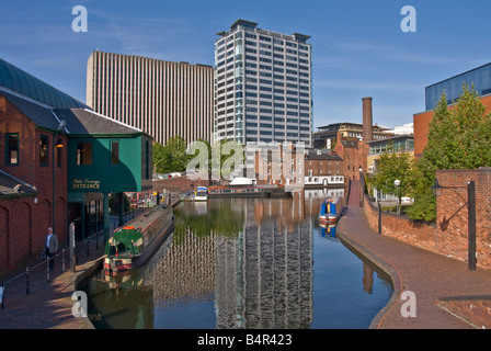 Bürogebäude mit Blick auf den Kanal "gas-Straße Opale in Birmingham uk Stockfoto