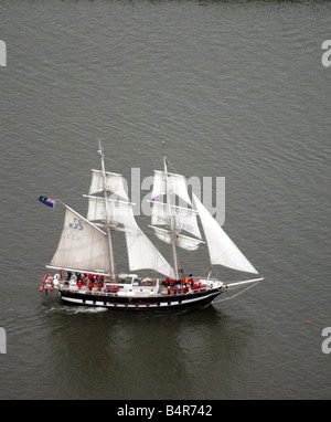 Tall Ships Race Juli 2005 Großsegler Royalist hinunter den Tyne Segel Stockfoto