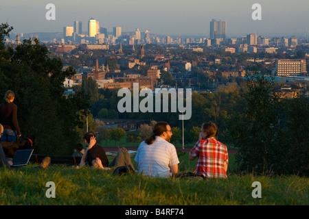 Blick vom Parliament Hill mit Blick auf die Stadt von London & Canary wharf Stockfoto