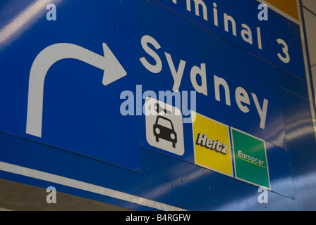 Wegweiser am Flughafen Sydney Australien Stockfoto