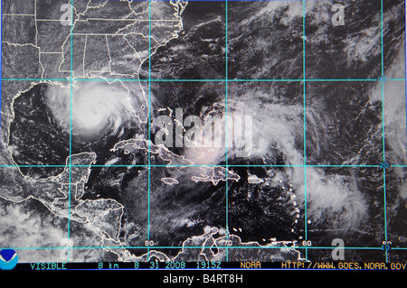Hurricane Satellit Wetterkarte im Internet und im TV Fernsehen aus gesehen Stockfoto