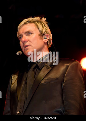 Duran Duran-Frontmann und Sänger Simon Le Bon live auf der Bühne in Malta am 26. Juli 2008 während Red Carpet Massacre Tour Stockfoto