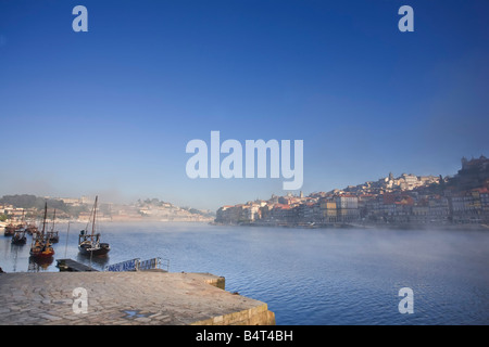 Douro und Ribeira Halbin, Porto (UNESCO Weltkulturerbe), Portugal Stockfoto