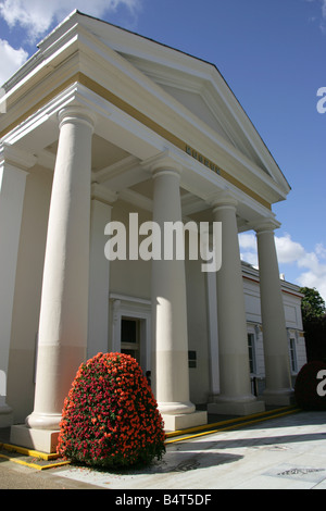 Stadt von Leicester, England. Der Haupteingang des Leicesters New Walk Museum and Art Gallery, gelegen am New Walk. Stockfoto