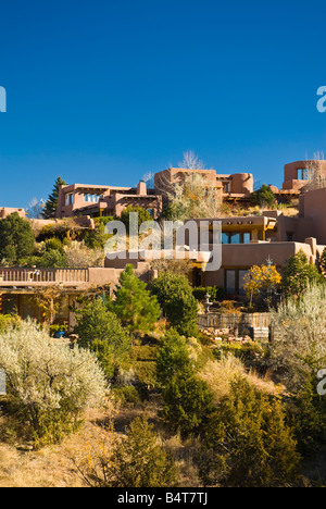 USA, New Mexico, Santa Fe, Häuser im Stil der traditionellen adobe Stockfoto