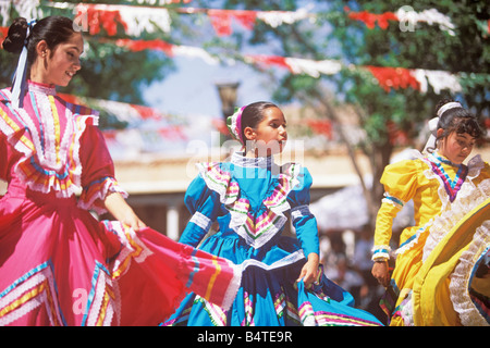 Ballett Folklorico Tänzer Cinco de Mayo Fiesta La Mesilla New Mexico Las Cruces Stockfoto