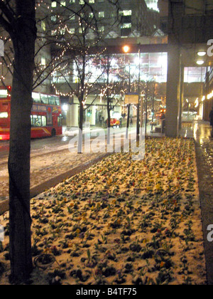 Die Schnee-Sturm-Hits London Mittwoch 28. Januar Londoner s versucht, heute Abend als der Schneesturm behindert Verkehr heute Abend in central London Bild Duncan Lovett Mirrorpix mit nach Hause Stockfoto