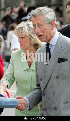 St Andrews University Schottland Charles Camilla Prince Of Wales und die Herzogin von Cornwall an Prinz William s Abschlusstag Juni 2005 der 2000er Jahre Mirrorpix Stockfoto