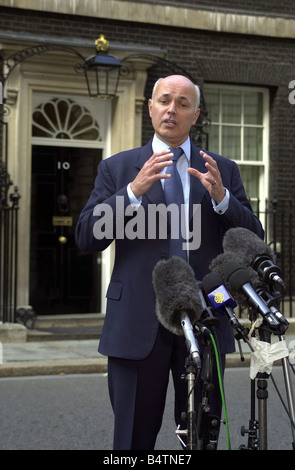 Tony Blair traf die Führer der Opposition Partys zum Tag den Rückruf des Parlaments zur Debatte auf Irak hier IAIN DUNCAN SMITH bei Nr. 10 zu diskutieren Stockfoto