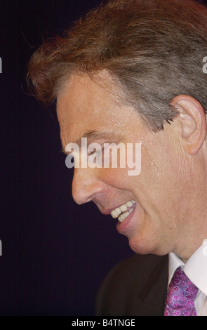 Labour Party Conference Oktober 2002 Blackpool Tony Blair Premierminister Uhr Keynote-Speech Politik Portrait sprechen Seitenprofil Stockfoto