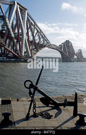 Eisenbahnbrücke über den Firth of Forth in North Queensferry in Kingdom of Fife Stockfoto