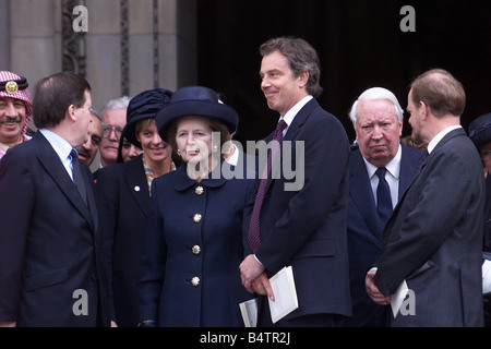 König Hussein von Jordanien Trauerfeier Juli 1999 ehemalige Premierminister Margaret Thatcher und Edward Heath mit der gegenwärtige Premierminister Tony Blair entstehen aus St Pauls Cathedral nach einem Gottesdienst für die verstorbenen König Hussein von Jordanien, die an Krebs Weby LFEY003 Margaret Thatcher Collection Baroness Thatcher Lady Thatcher gestorben Stockfoto