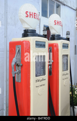 Alten Shell-Tankstellen in Cornwall, Großbritannien Stockfoto