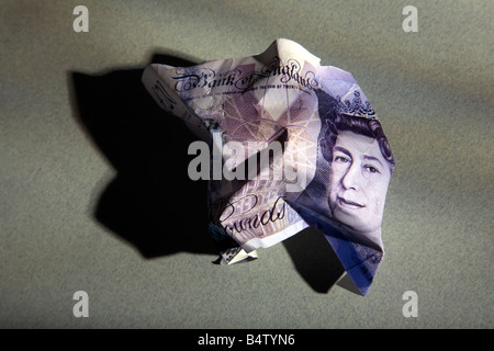 Zerknüllte britische £20 Banknote. Stockfoto
