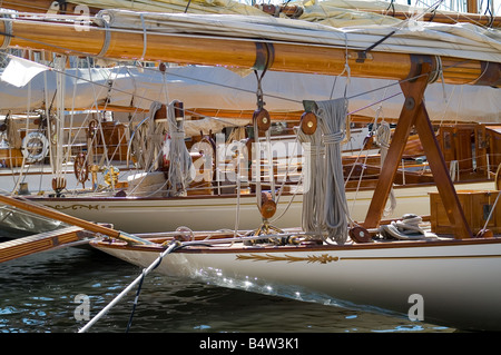 Klassische Yachten im Hafen von St Tropez Stockfoto