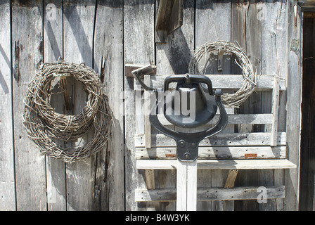 Kränze geflochten und Essensglocke Stockfoto