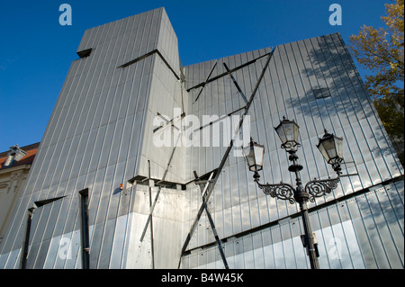 Außenansicht des metallischen Stahlwände Judisches oder Jüdisches Museum, entworfen von Daniel Libeskind in Berlin Deutschland Stockfoto