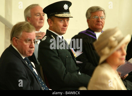 Prince Of Wales Besuch in Nordirland September 2003 Chief Constable Sir Hugh Orde Teilnahme an der Royal Ulster Constabulary GC Stiftung Eröffnungsfeier Stockfoto