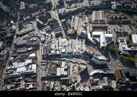 Luftaufnahme von westlich von Guildford Stadtzentrum Fluss Wey Onslow Street Millbrook kommerzielle Road North Street Guildford Surrey GU1 Stockfoto