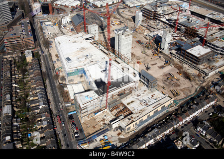 Luftansicht des Nordosten Westfield White City Entwicklung Bau Website Holz Lane Bulwer Street London W12 UK 2007 Stockfoto