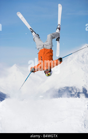 Ski springen kopfüber Stockfoto