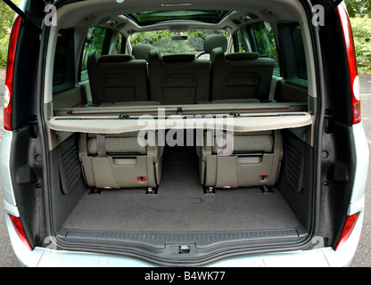 Renault Espace Auto Juni 2003 Silber Auto HK52 VSP Kofferraum Stockfoto