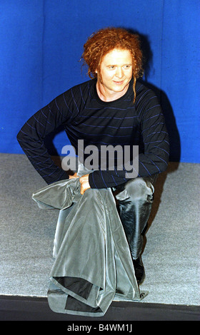 Sänger Mick Hucknall von Simply Red bei den MTV European Music Awards November 1995 Stockfoto