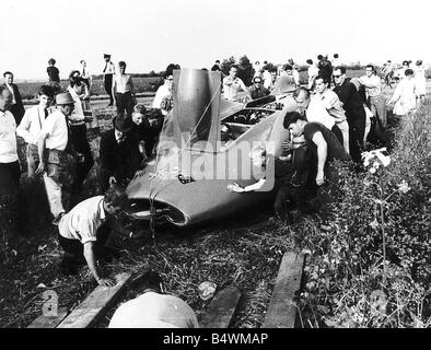 Donald Campbell Geschwindigkeits-Weltrekord auf Land und Wasser im Bluebird Auto nach Rast unkontrolliert Stockfoto