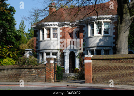 Großes Einfamilienhaus in Parkside neben Wimbledon Common Wimbledon London England Stockfoto