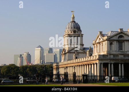 Kapelle St. Peter und St.Paul The Old Royal Naval College Greenwich und Canary Wharf in London Abstand Stockfoto