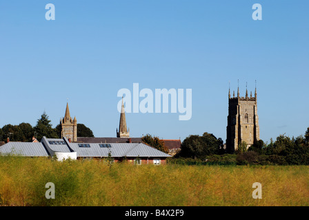 Ansicht mit St.-Laurentius und alle Heiligen Kirchen und Kloster Glockenturm, Evesham, Worcestershire, England, UK Stockfoto