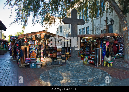 Olvera Street, Los Angeles CA für den mexikanischen Markt bekannt, Plaza historische Gebäude, Avila Adobe Haus Stockfoto