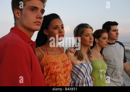 Sonnenuntergang am Strand von Freunden Stockfoto