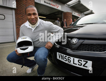 Fahrer, darunter ex-Fußballer, probieren Sie die ersten Karibik-Racing-Team in Brands Hatch heute. Les Ferdinand in die Gruben.; 29. Januar 2007; Stockfoto