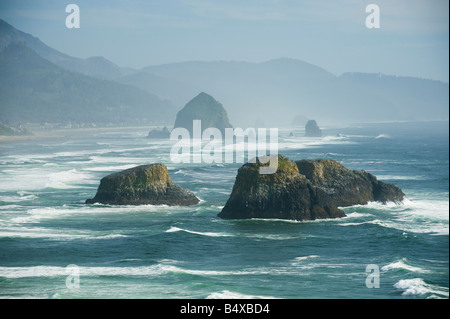 Felsformationen im Meer Stockfoto