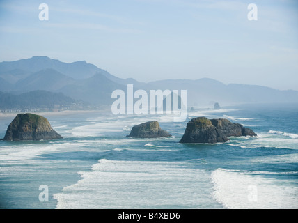 Felsformationen im Meer Stockfoto