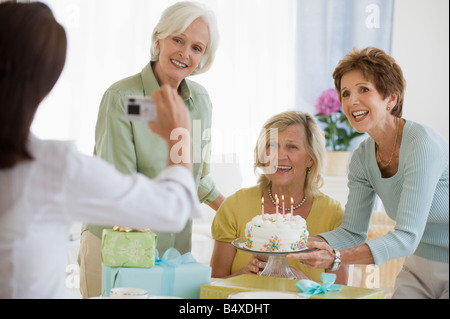 Frauen in Führungspositionen Freund Geburtstag feiern Stockfoto