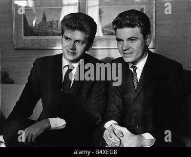 Everly Brothers vom linken Phil und Don markiert 19. Januar den Geburtstag von Phil Everly geboren 1939 Stockfoto