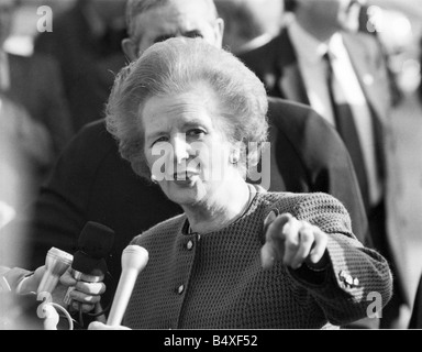 Margaret Thatcher bei der Grundsteinlegung am St. Peter s Becken Newcastle Quayside Stockfoto