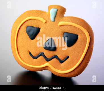 HALLOWEEN KÜRBIS KEKS ODER COOKIE Stockfoto