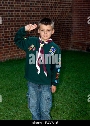 Pfadfinder In Uniform mit Abzeichen Stockfoto