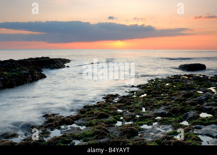 Sonnenuntergang im Dunraven Bay in Vale von Glamorgan Stockfoto