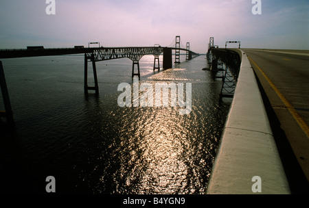 Die Chesapeake Bay Bridge, einer großen Brücke im Bundesstaat Maryland, USA, 5 Meilen erstreckt sich über die Chesapeake Bay. Stockfoto