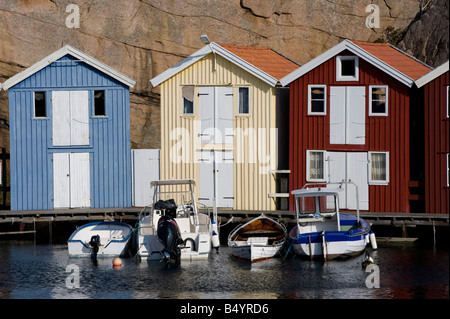 Boote und bunten Bootshäuser am Fischen Dorf von Smogen an Bohuslan Küste in West Schweden 2008 Stockfoto