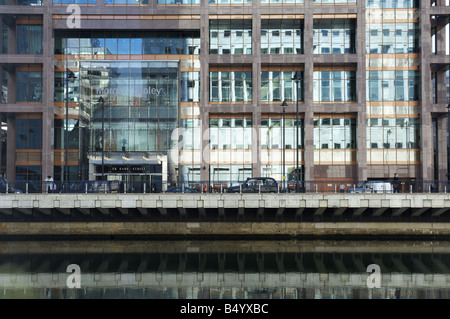 Morgan Stanley Building auf Bankgasse Canary Wharf London während der Kreditkrise Stockfoto