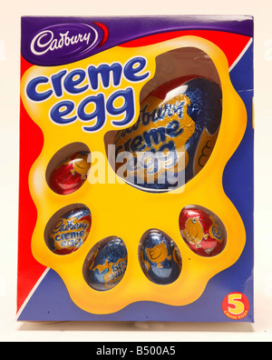 Ostereier sind April 2004 Cadbury Creme Ei Süßigkeiten Süßwaren Pralinen Schokolade Ostern Eiern Studio Pix Mirrorpix Stockfoto