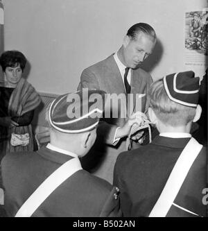 Der Duke of Edinburgh besucht der Region Fortschritte seiner Award-Regelung für junge Menschen in der Region beobachtet er 15 Displays von Tyneside Kadett Einheiten jungen Clubs Mitglieder und Schule Puipls reiste er auch Rothbury Blyth und Thropton, junge Leute zu treffen Stockfoto