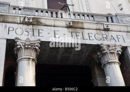 Detail Architektur von öffentlichen Gebäuden italienischen Staat e-Mail: Poste e Telegrafi, Ferrara, Emilia Romagna, Italien Stockfoto