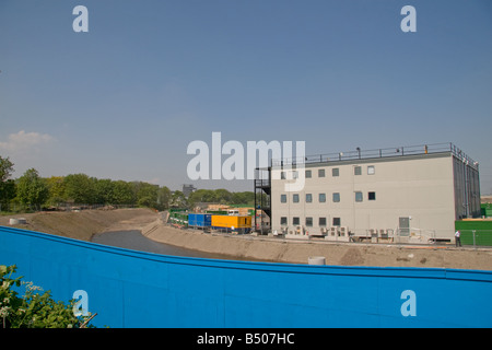 Die Aussicht vom Greenway mit Blick auf die Website des Stadions London 2012 in Stratford Ost-London (Mai 2008). Stockfoto