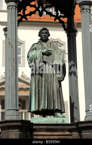 Martin Luther-Statue auf dem Marktplatz in Wittenberg, Deutschland. Stockfoto